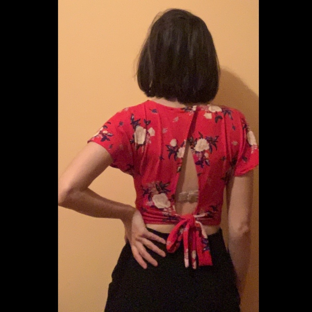 H&M Red Floral Crop-Top - Picture 5 of 5